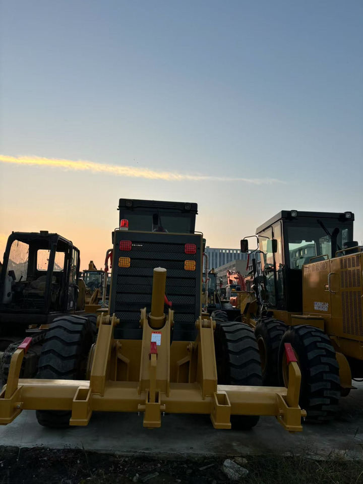 CATERPILLAR 140K - 건설기계 : 사진 3 CATERPILLAR 140K - 건설기계 : 사진 3