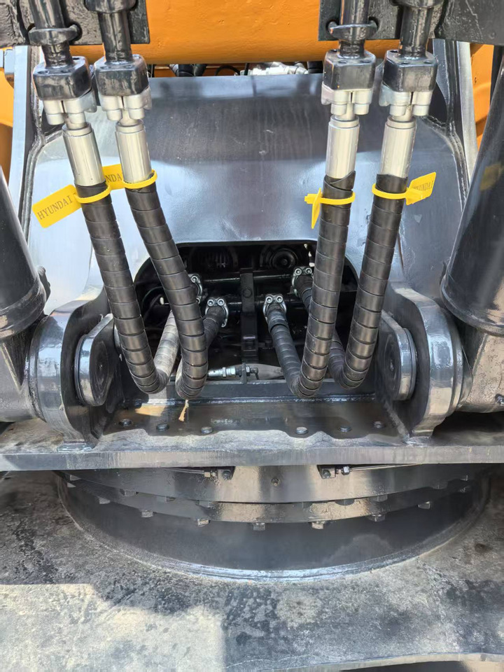HYUNDAI 205-9T - 굴착기 : 사진 4 HYUNDAI 205-9T - 굴착기 : 사진 4