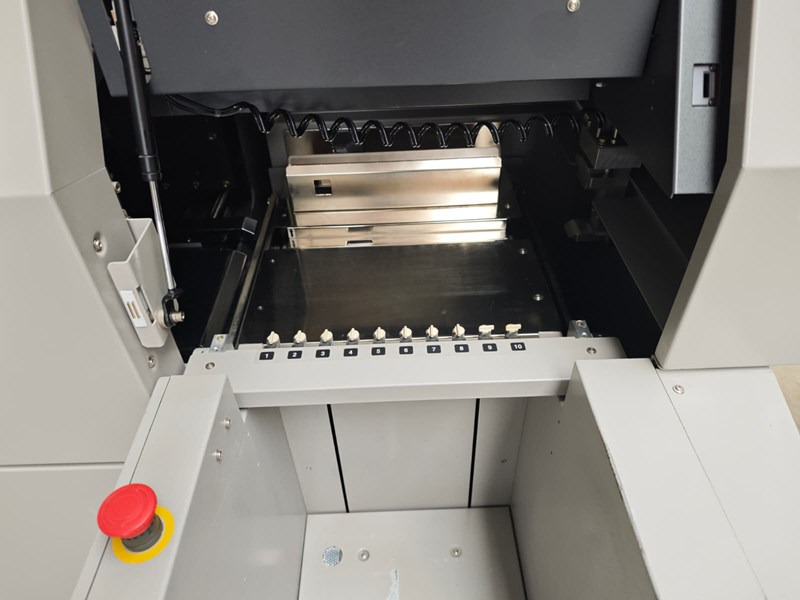 Horizon HT-30 | 2005 | 1.65 Mio - 종이 절단기 : 사진 3 Horizon HT-30 | 2005 | 1.65 Mio - 종이 절단기 : 사진 3