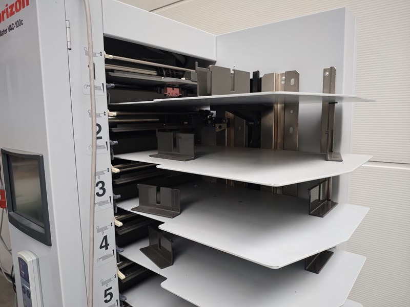 Horizon VAC-100 c | collator | 10 stations | 2008 | 33.2 mio - 인쇄 기계 : 사진 4 Horizon VAC-100 c | collator | 10 stations | 2008 | 33.2 mio - 인쇄 기계 : 사진 4