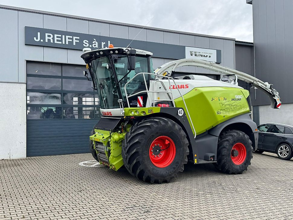 J.Reiff Sarl
Herr Stefan Neukirch - 77 Z.I in den - 견인식 목초수확기 : 사진 1 J.Reiff Sarl
Herr Stefan Neukirch - 77 Z.I in den - 견인식 목초수확기 : 사진 1