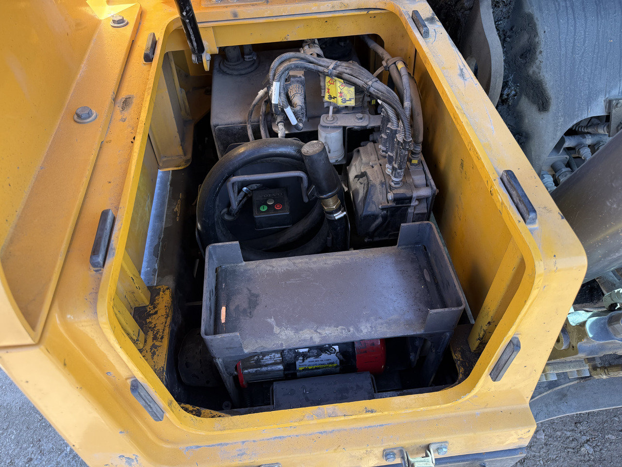 크롤러 굴삭기 Volvo EC 220 EL : 사진 24