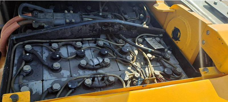 JCB TLT 30-19E 2WD - 전기 지게차 : 사진 5 JCB TLT 30-19E 2WD - 전기 지게차 : 사진 5