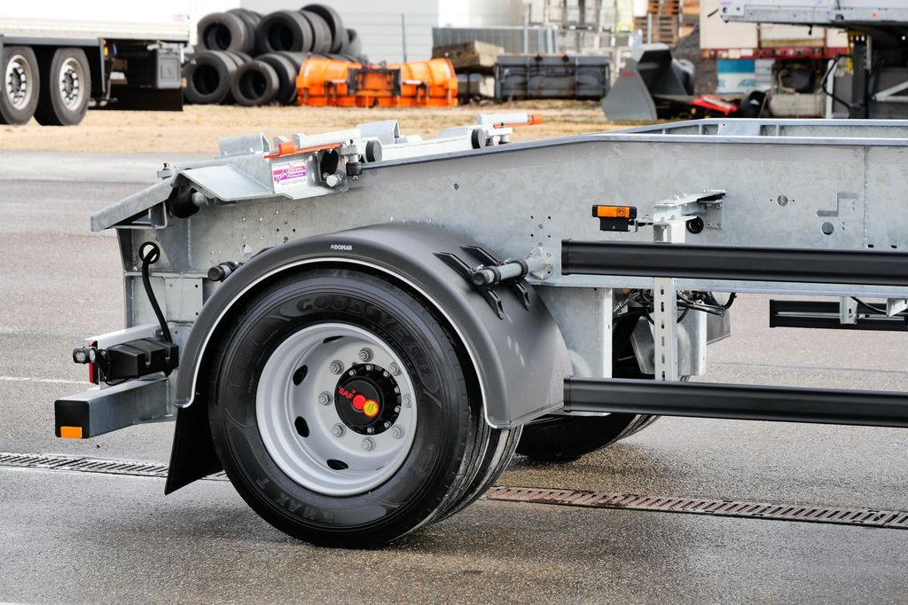 Web-Trailer ARA 18/ DIN 30722 / 5000 - 7000 mm/19,5 VERZINKT - 롤오프/ 스킵 트레일러 : 사진 5 Web-Trailer ARA 18/ DIN 30722 / 5000 - 7000 mm/19,5 VERZINKT - 롤오프/ 스킵 트레일러 : 사진 5
