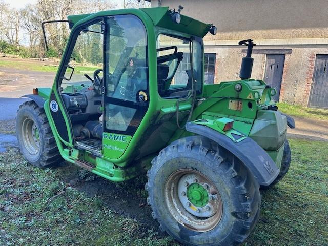 MERLO P32-6 PLUS 4 ROUES MOTRICES - 리치 트럭 : 사진 2 MERLO P32-6 PLUS 4 ROUES MOTRICES - 리치 트럭 : 사진 2