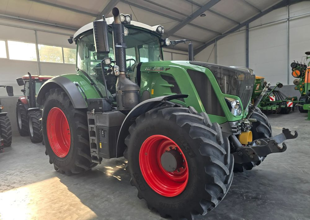 Fendt 828 S4 ProfiPlus - 장궤형 트랙터 : 사진 2 Fendt 828 S4 ProfiPlus - 장궤형 트랙터 : 사진 2