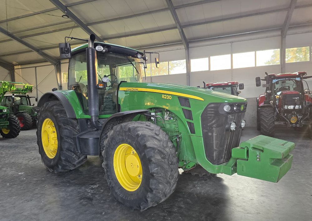 John Deere 8230 - 장궤형 트랙터 : 사진 2 John Deere 8230 - 장궤형 트랙터 : 사진 2