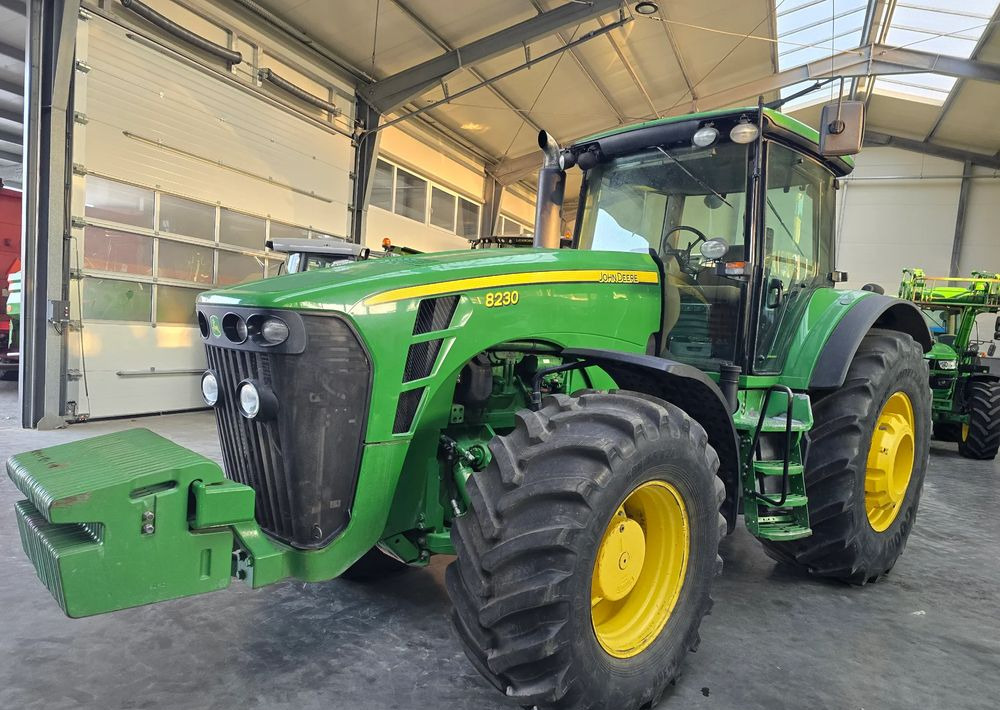 John Deere 8230 - 장궤형 트랙터 : 사진 1 John Deere 8230 - 장궤형 트랙터 : 사진 1