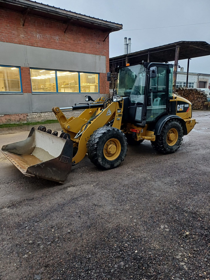 CATERPILLAR 906M - 백호 로더 : 사진 2 CATERPILLAR 906M - 백호 로더 : 사진 2