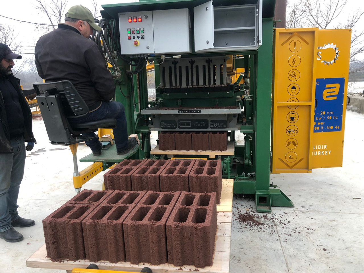 Economic Hollow Block Machine - 블록 제작 기계 : 사진 2 Economic Hollow Block Machine - 블록 제작 기계 : 사진 2