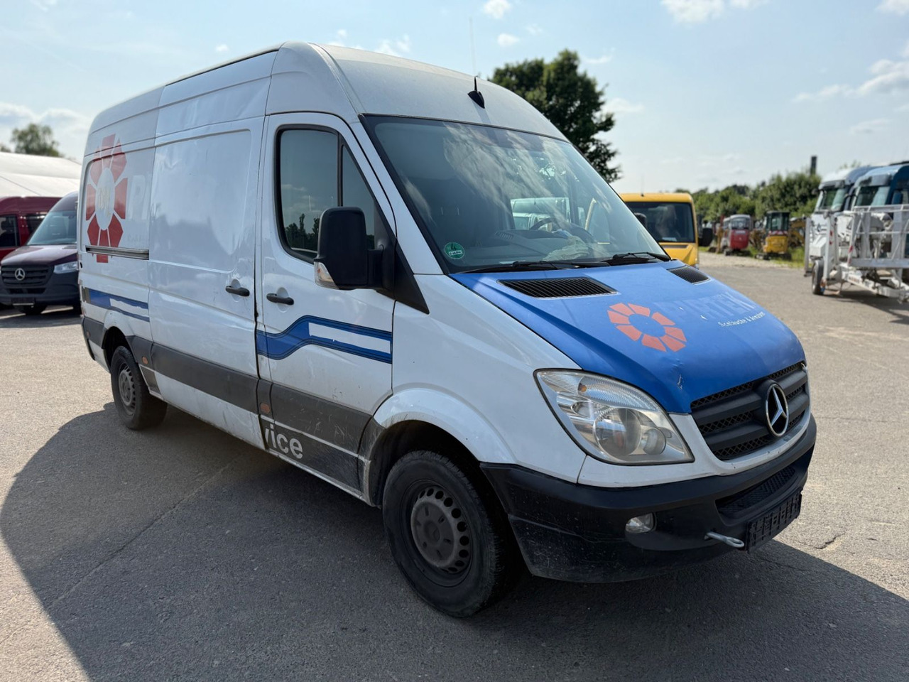 Mercedes-Benz Sprinter II Kasten 313 CDI MOTORSCHADEN !!! - 패널 밴 : 사진 2 Mercedes-Benz Sprinter II Kasten 313 CDI MOTORSCHADEN !!! - 패널 밴 : 사진 2