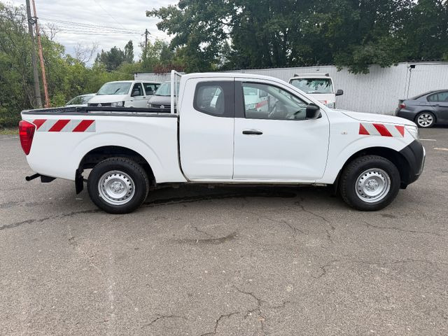 Nissan Navara NP300 Visia King Cab 4x4 - SUV : 사진 5 Nissan Navara NP300 Visia King Cab 4x4 - SUV : 사진 5