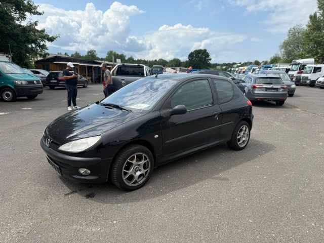 Peugeot 206 1.4 HDi - 세단 : 사진 3 Peugeot 206 1.4 HDi - 세단 : 사진 3
