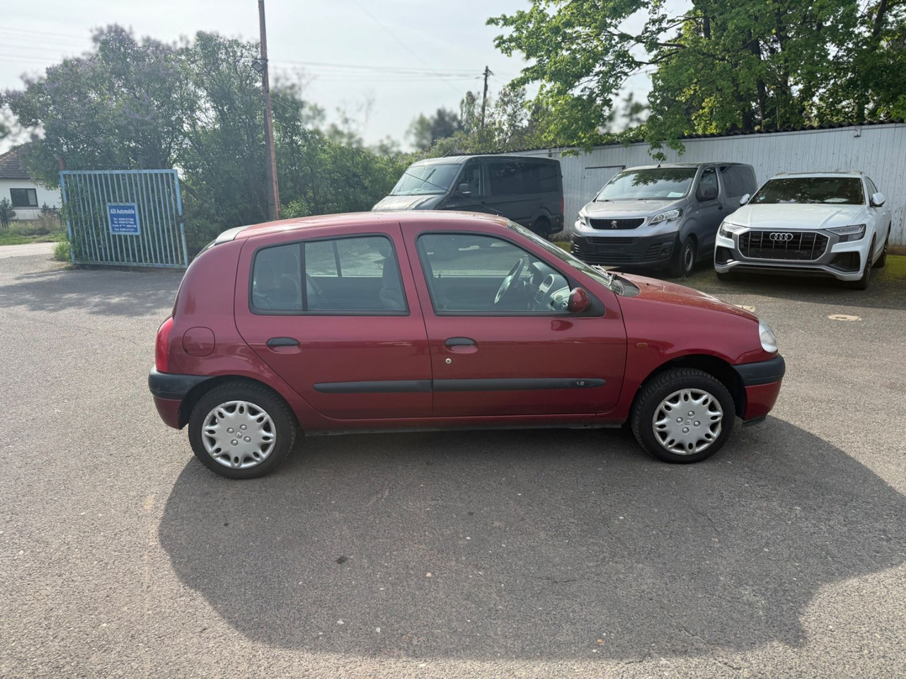 Renault Clio Basis 1.2 HU - 세단 : 사진 3 Renault Clio Basis 1.2 HU - 세단 : 사진 3