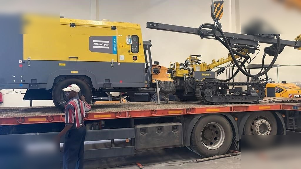 ATLAS COPCO 450 CFM - 공기 압축기 : 사진 1 ATLAS COPCO 450 CFM - 공기 압축기 : 사진 1