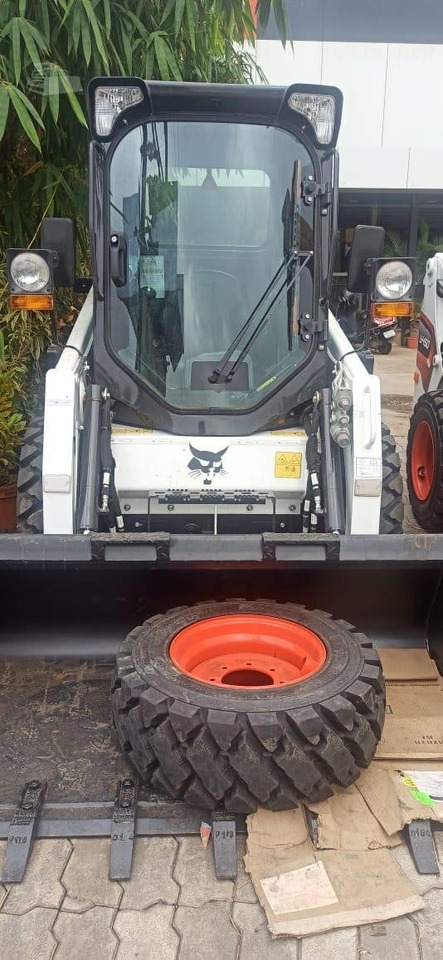 BOBCAT S450 - 스키드 스티어 로더 : 사진 1 BOBCAT S450 - 스키드 스티어 로더 : 사진 1