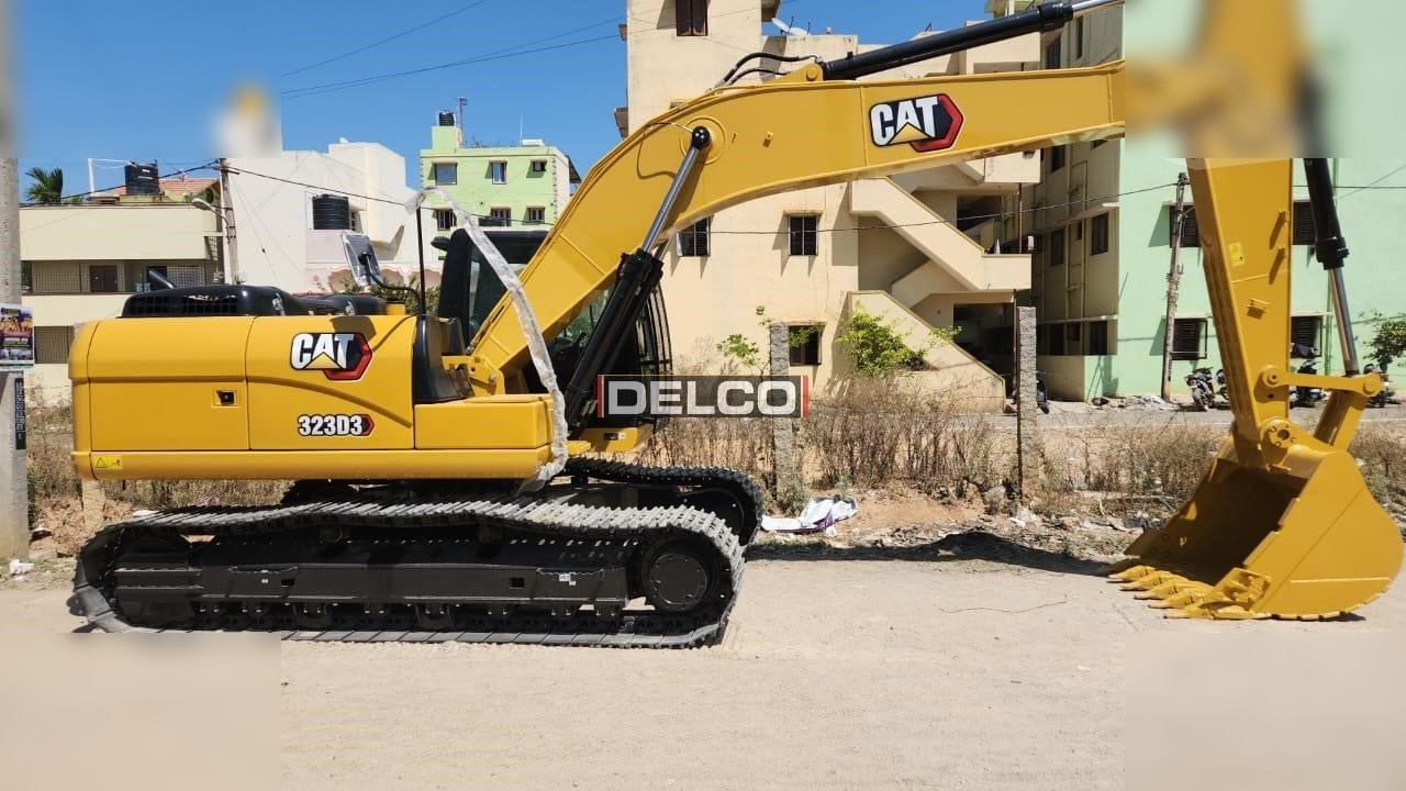 CATERPILLAR 323D3 - 크롤러 굴삭기 : 사진 2 CATERPILLAR 323D3 - 크롤러 굴삭기 : 사진 2