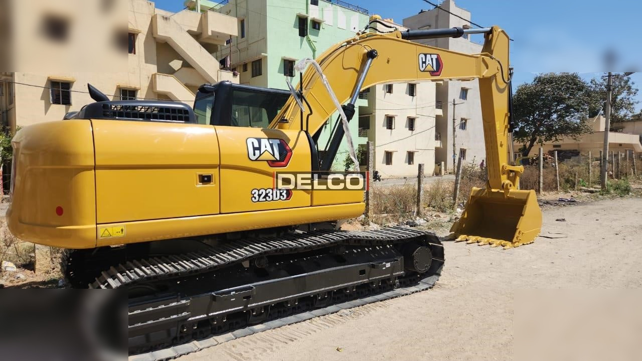CATERPILLAR 323D3 - 크롤러 굴삭기 : 사진 2 CATERPILLAR 323D3 - 크롤러 굴삭기 : 사진 2