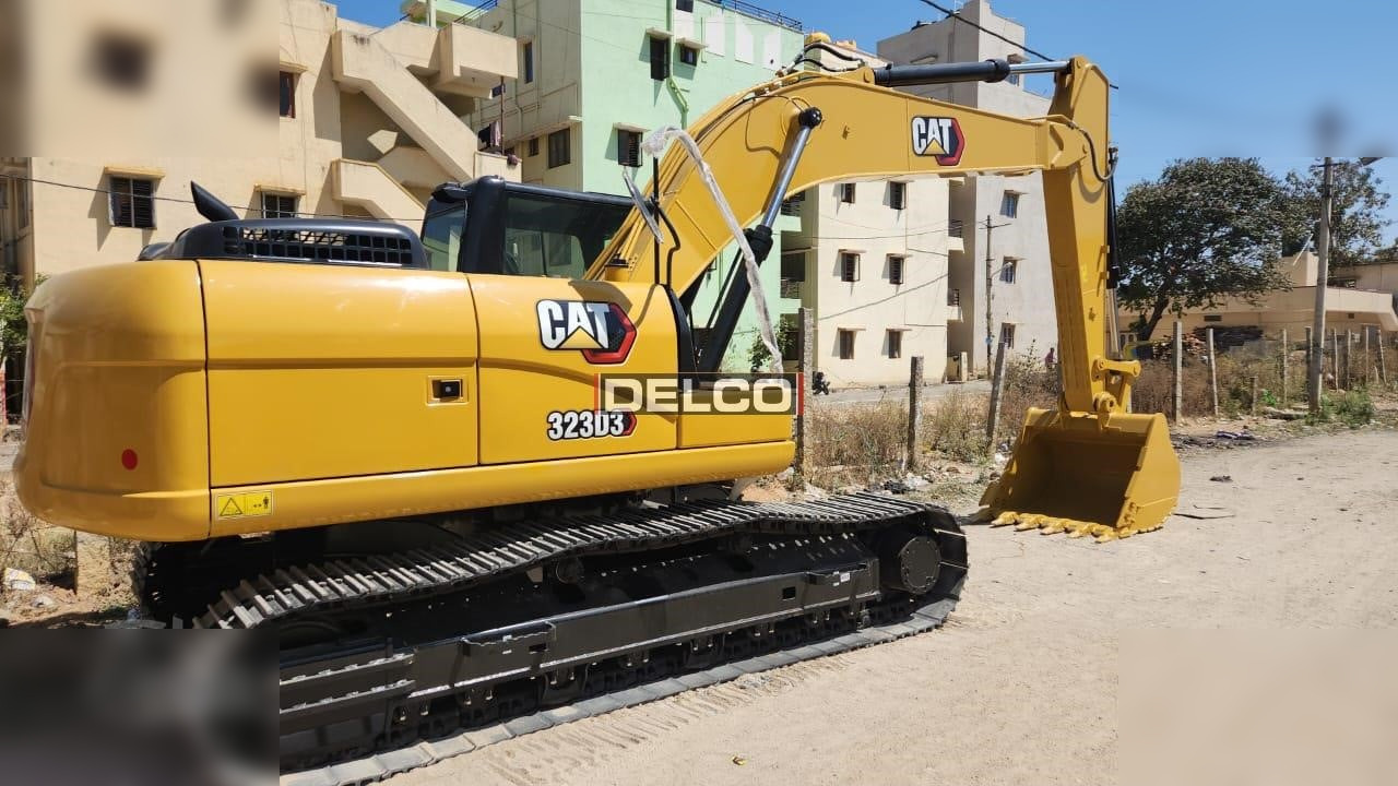 CATERPILLAR 323D3 - 크롤러 굴삭기 : 사진 4 CATERPILLAR 323D3 - 크롤러 굴삭기 : 사진 4