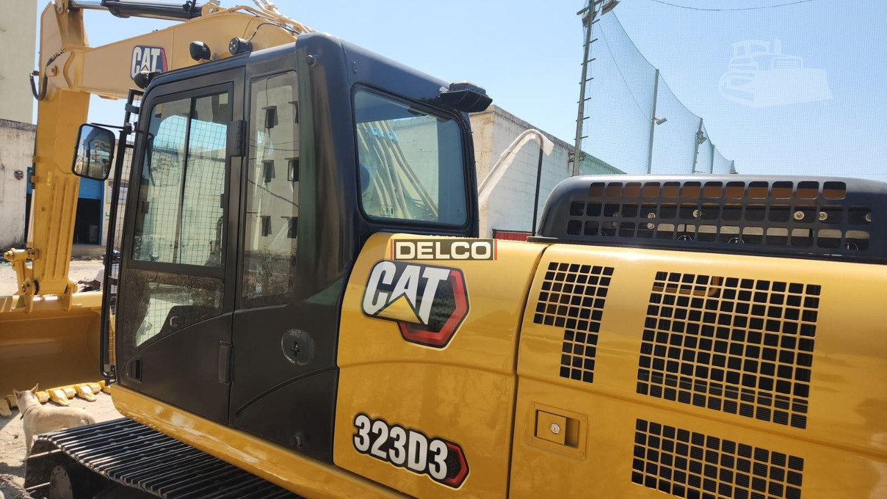 CATERPILLAR 323D3 - 크롤러 굴삭기 : 사진 3 CATERPILLAR 323D3 - 크롤러 굴삭기 : 사진 3