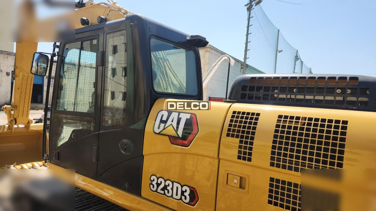 CATERPILLAR 323D3 - 크롤러 굴삭기 : 사진 5 CATERPILLAR 323D3 - 크롤러 굴삭기 : 사진 5