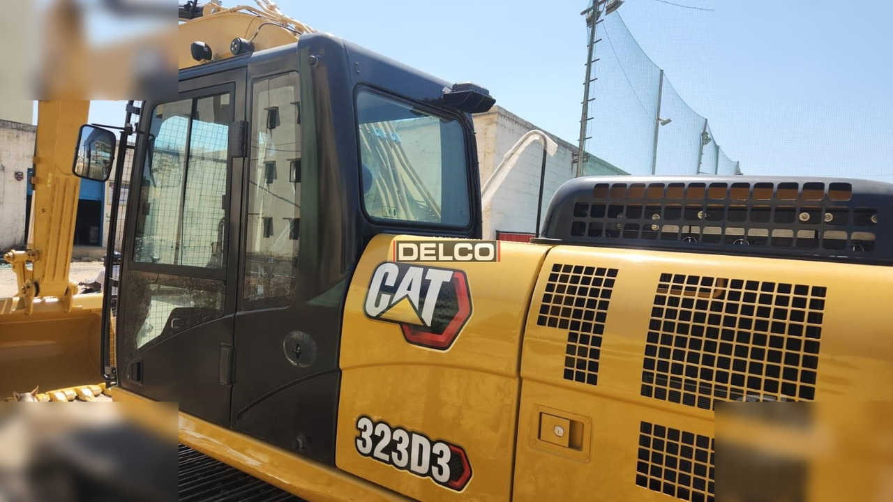 CATERPILLAR 323D3 - 크롤러 굴삭기 : 사진 5 CATERPILLAR 323D3 - 크롤러 굴삭기 : 사진 5