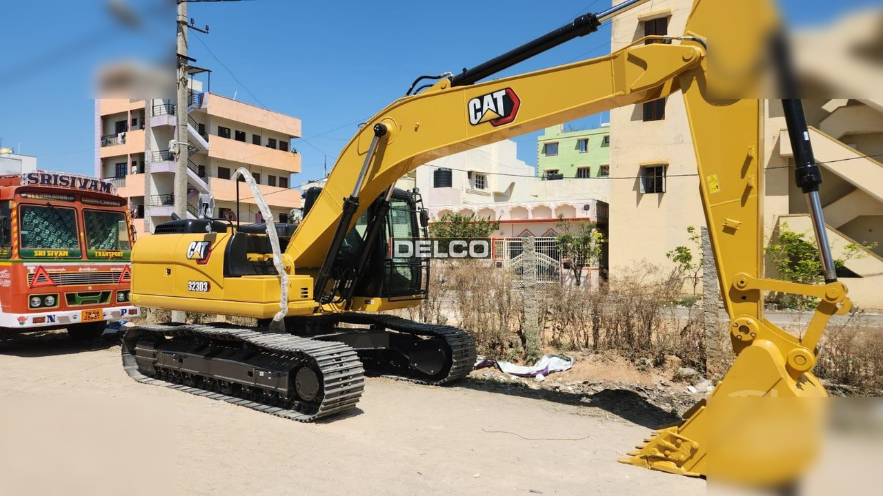 CATERPILLAR 323D3 - 크롤러 굴삭기 : 사진 3 CATERPILLAR 323D3 - 크롤러 굴삭기 : 사진 3