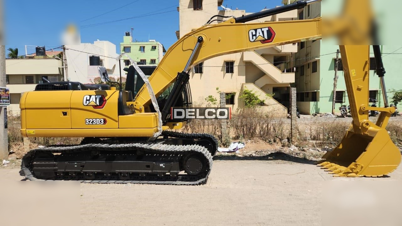 CATERPILLAR 323D3 - 크롤러 굴삭기 : 사진 4 CATERPILLAR 323D3 - 크롤러 굴삭기 : 사진 4