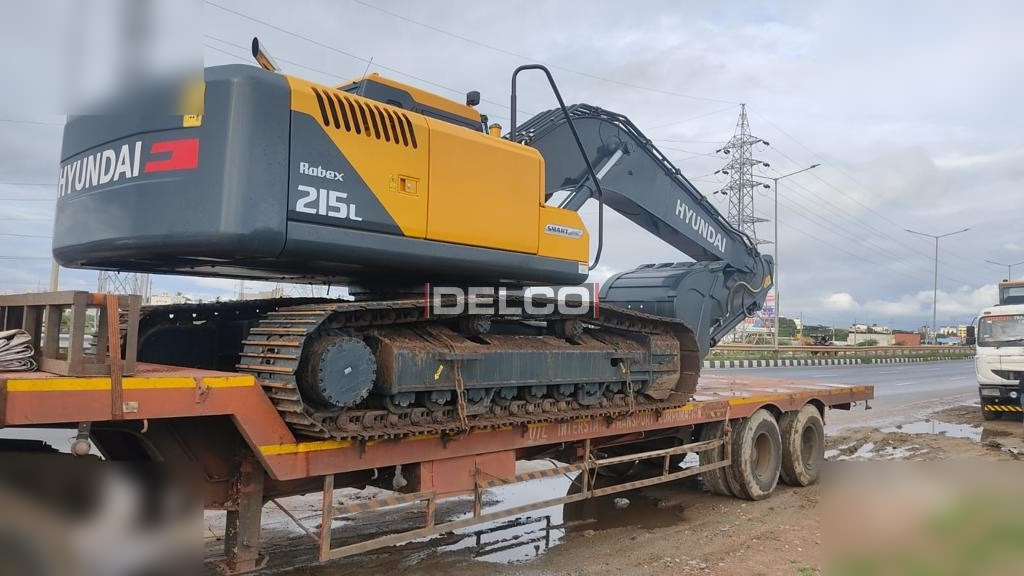 HYUNDAI ROBEX 215 SMART PLUS - 크롤러 굴삭기 : 사진 4 HYUNDAI ROBEX 215 SMART PLUS - 크롤러 굴삭기 : 사진 4
