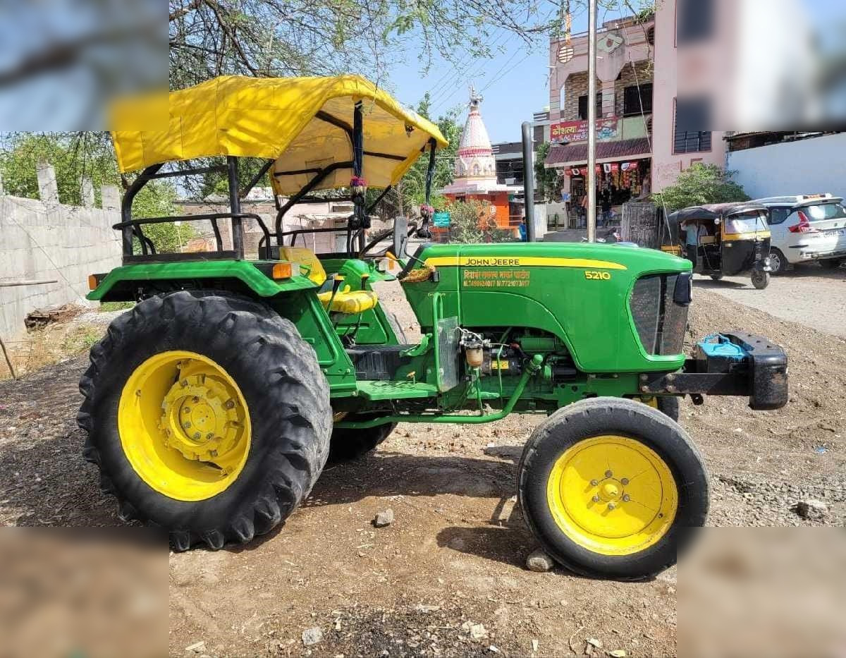 JOHN DEERE 5210 - 장궤형 트랙터 : 사진 3 JOHN DEERE 5210 - 장궤형 트랙터 : 사진 3