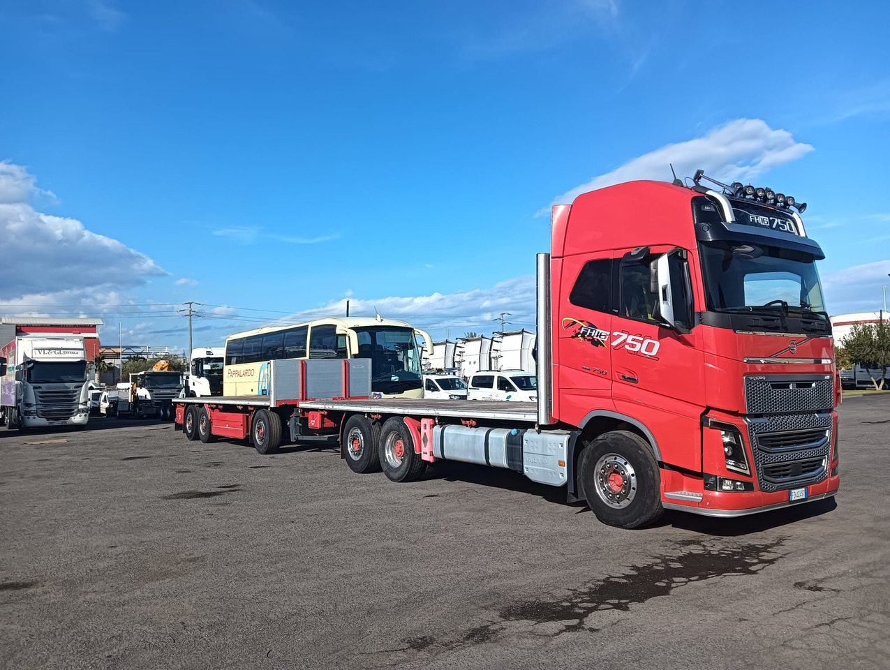 VOLVO FH16 750 - 드롭사이드/ 플랫베드 트럭 : 사진 4 VOLVO FH16 750 - 드롭사이드/ 플랫베드 트럭 : 사진 4