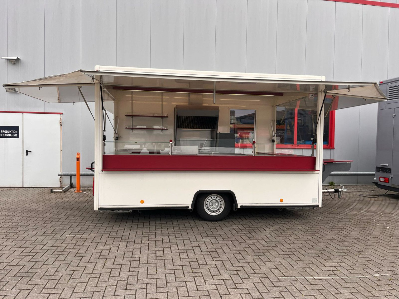 Borco-Höhns Imbiss Foodtruck - 자판기 트레일러 : 사진 1 Borco-Höhns Imbiss Foodtruck - 자판기 트레일러 : 사진 1