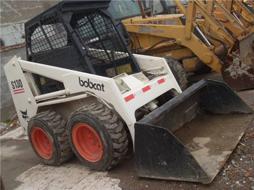 Bobcat S 130 - 스키드 스티어 로더 : 사진 1 Bobcat S 130 - 스키드 스티어 로더 : 사진 1