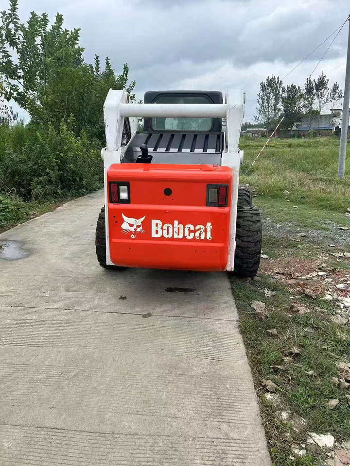 Bobcat S300 - 스키드 스티어 로더 : 사진 5 Bobcat S300 - 스키드 스티어 로더 : 사진 5