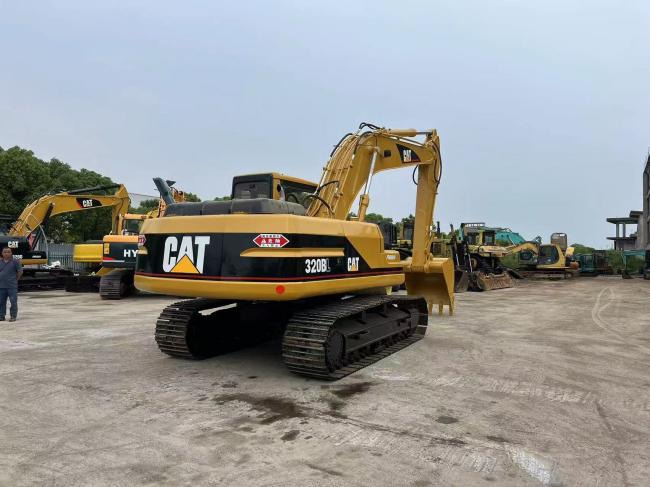 CAT 320BL - 크롤러 굴삭기 : 사진 3 CAT 320BL - 크롤러 굴삭기 : 사진 3
