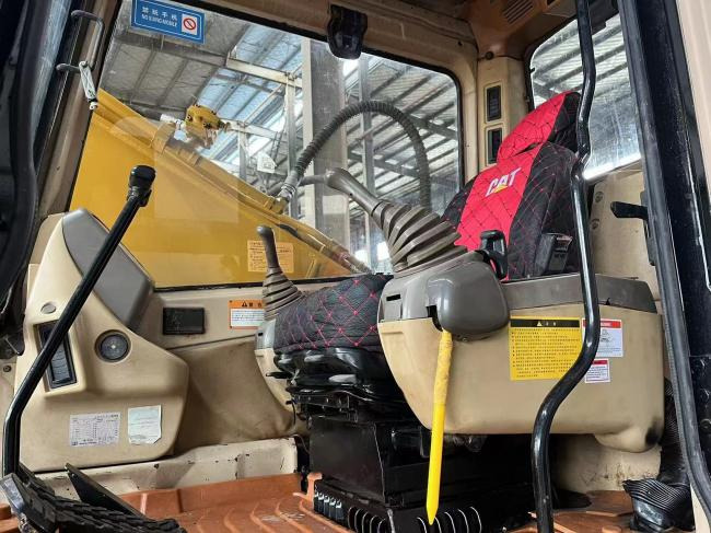 CAT 320BL - 크롤러 굴삭기 : 사진 4 CAT 320BL - 크롤러 굴삭기 : 사진 4