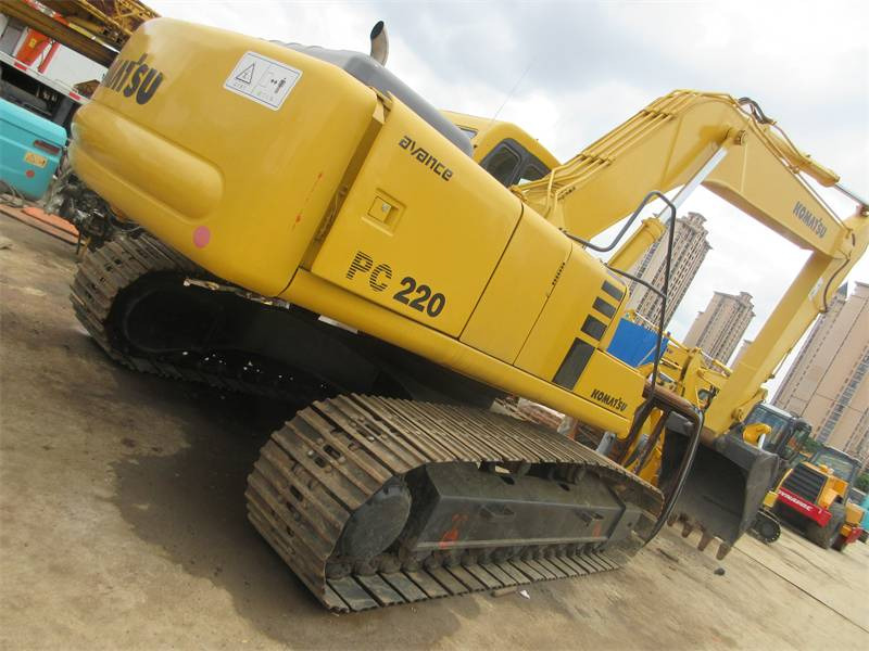 Komatsu PC220-6  - 크롤러 굴삭기 : 사진 1 Komatsu PC220-6  - 크롤러 굴삭기 : 사진 1