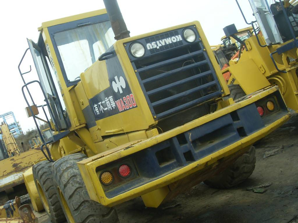 Komatsu WA300 - 휠 로더 : 사진 1 Komatsu WA300 - 휠 로더 : 사진 1