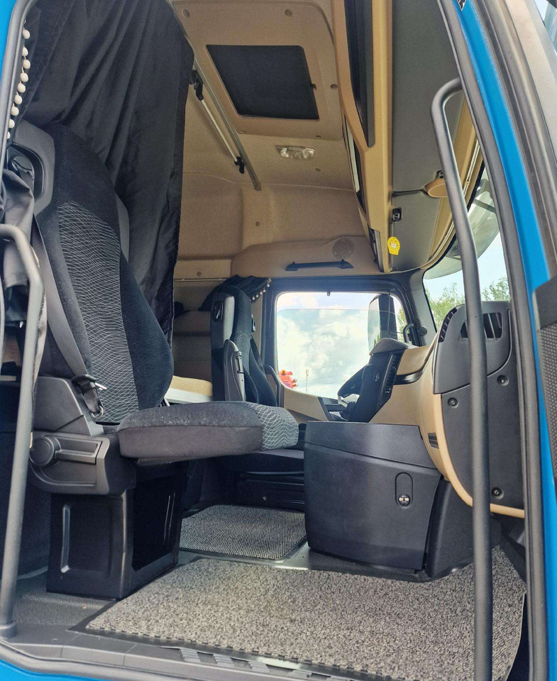 자동 운반 장치 트럭 Mercedes-Benz Actros 25.43 : 사진 16