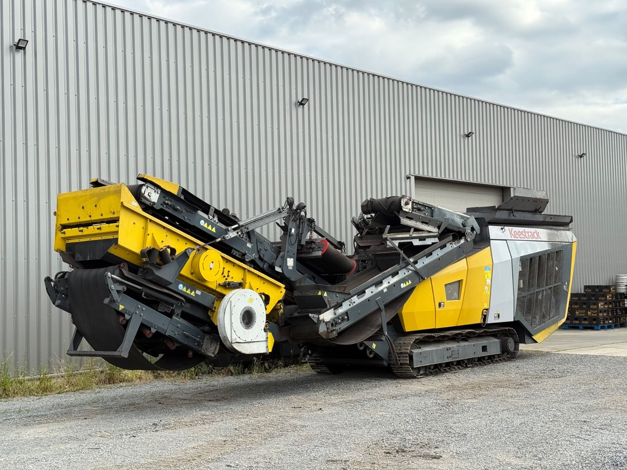 KEESTRACK R3H Mobile Brecheranlage mit Siebmodul - 모바일 크러셔 : 사진 4 KEESTRACK R3H Mobile Brecheranlage mit Siebmodul - 모바일 크러셔 : 사진 4