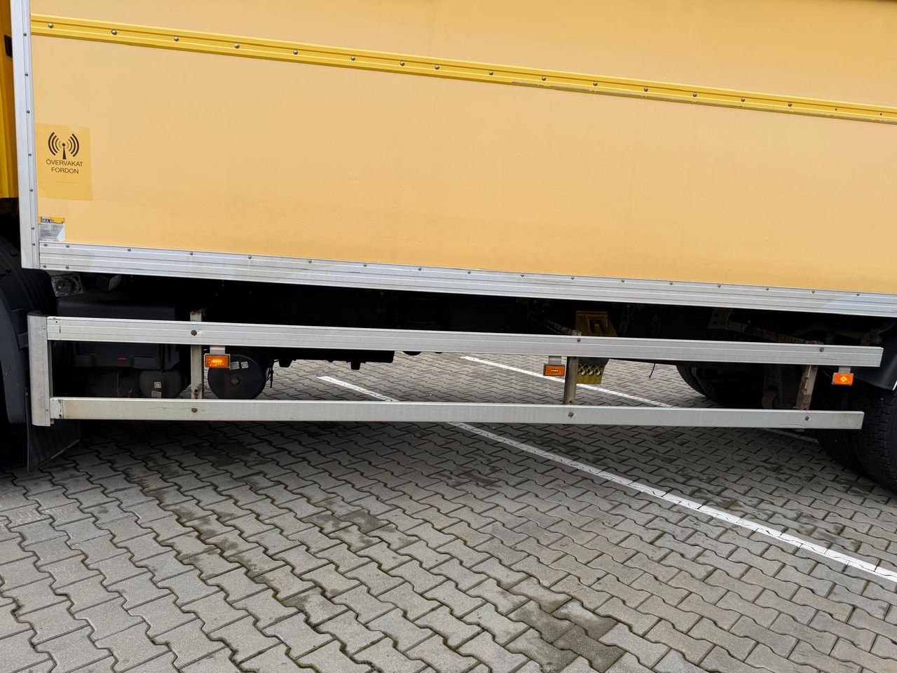 SCANIA P230 - 박스 트럭 : 사진 4 SCANIA P230 - 박스 트럭 : 사진 4