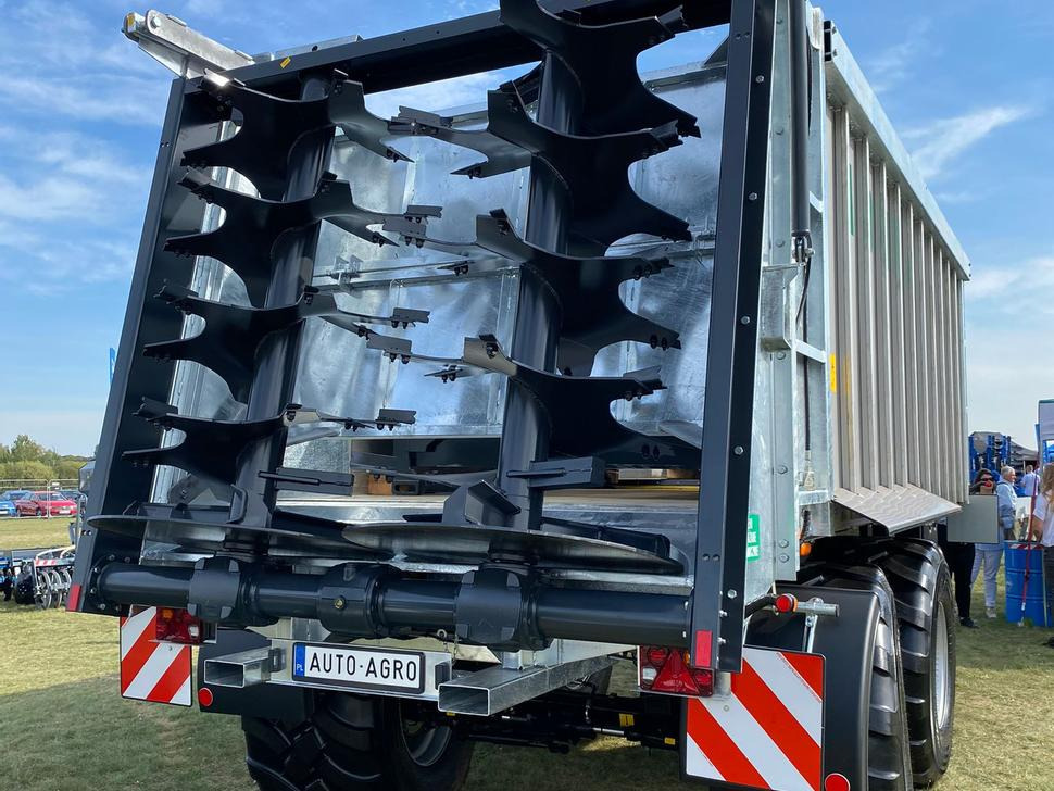 Auto-Agro Mistreuer / Manure spreader / Epandeur à fumier / Rimorchio spandiconcime / Разбрасыватель органических удобрений / Rozrzutnik obornika Tandem N268 - 퇴비 스프레더 : 사진 4 Auto-Agro Mistreuer / Manure spreader / Epandeur à fumier / Rimorchio spandiconcime / Разбрасыватель органических удобрений / Rozrzutnik obornika Tandem N268 - 퇴비 스프레더 : 사진 4