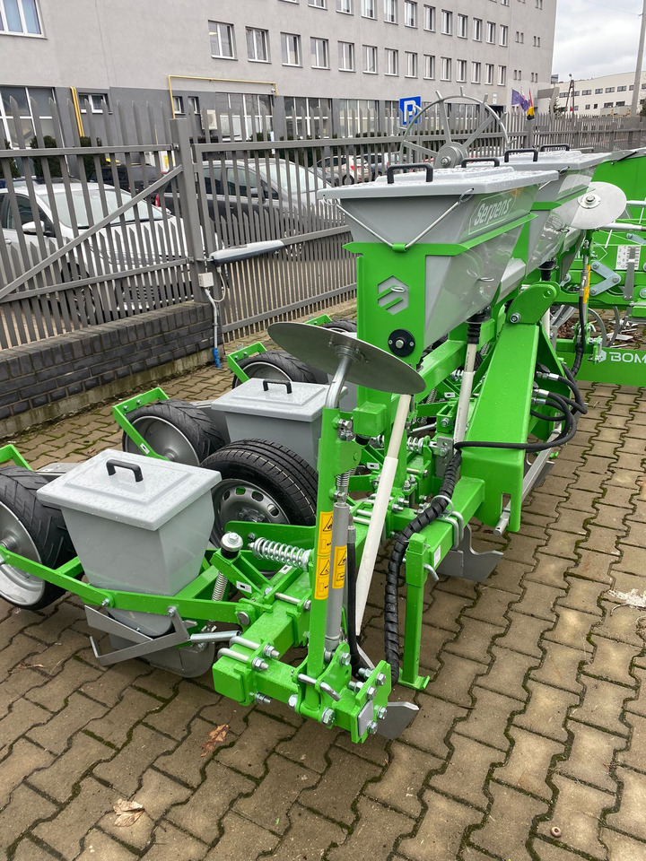 BOMET Precision seeder / Semoir de précision / Siewnik punktowy - 정밀 파종기 : 사진 1 BOMET Precision seeder / Semoir de précision / Siewnik punktowy - 정밀 파종기 : 사진 1