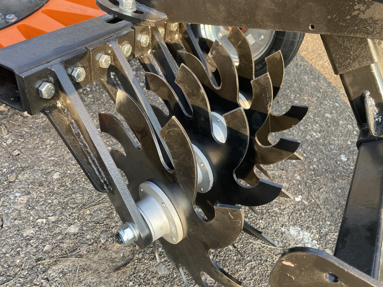 Berrypark Roll- und Fingerhacke / Orchard Weeder / Sarcleuse arboricole / Pielnik sadowniczy - 로터베이터 : 사진 5 Berrypark Roll- und Fingerhacke / Orchard Weeder / Sarcleuse arboricole / Pielnik sadowniczy - 로터베이터 : 사진 5