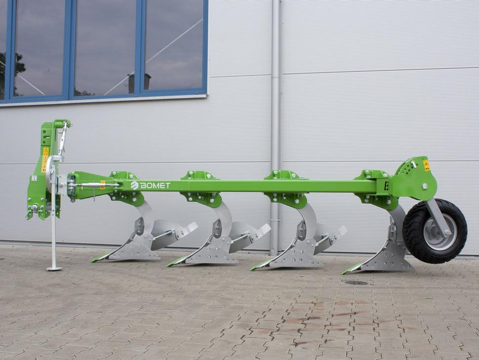 Bomet Pflüge / Single-beam plow / Charrue mono-poutre / Aratro / Плуг / Pług jednobelkowy Libra 3+1 - 심토경운기 : 사진 3 Bomet Pflüge / Single-beam plow / Charrue mono-poutre / Aratro / Плуг / Pług jednobelkowy Libra 3+1 - 심토경운기 : 사진 3