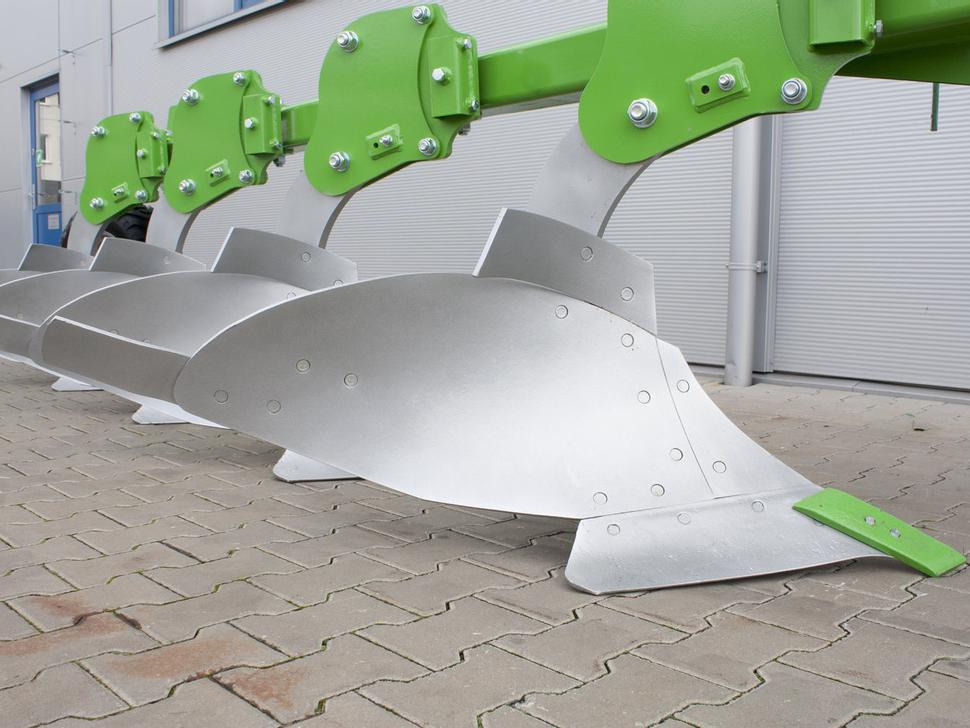 Bomet Pflüge / Single-beam plow / Charrue mono-poutre / Aratro / Плуг / Pług jednobelkowy Libra 3+1 - 심토경운기 : 사진 4 Bomet Pflüge / Single-beam plow / Charrue mono-poutre / Aratro / Плуг / Pług jednobelkowy Libra 3+1 - 심토경운기 : 사진 4