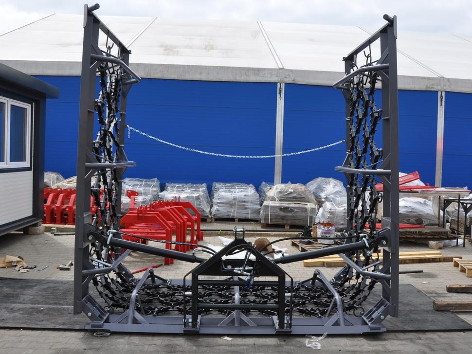 METAL-TECHNIK Wiesenegge / Heavy meadow harrow / Herse de prairie lourde / Strigliatrice pesante / Lanza de prado pesada / Тяжёлая волокуша / Włóka łąkowa ciężka 8 m - 파워 해로 : 사진 5 METAL-TECHNIK Wiesenegge / Heavy meadow harrow / Herse de prairie lourde / Strigliatrice pesante / Lanza de prado pesada / Тяжёлая волокуша / Włóka łąkowa ciężka 8 m - 파워 해로 : 사진 5