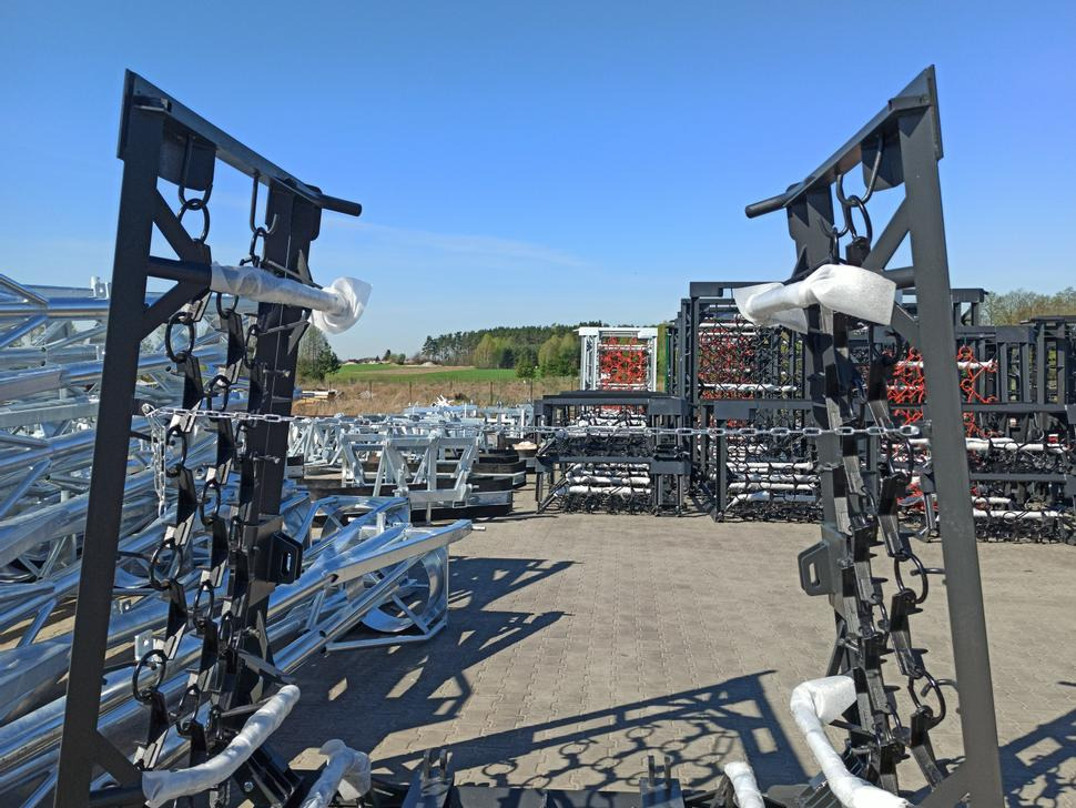 Metal-Technik Wiesenegge / Meadow harrow / Herse de prairie / Strigliatrice / Lanza de prado / Полевая волокуша / Włóka łąkowa 6 m - 파워 해로 : 사진 5 Metal-Technik Wiesenegge / Meadow harrow / Herse de prairie / Strigliatrice / Lanza de prado / Полевая волокуша / Włóka łąkowa 6 m - 파워 해로 : 사진 5