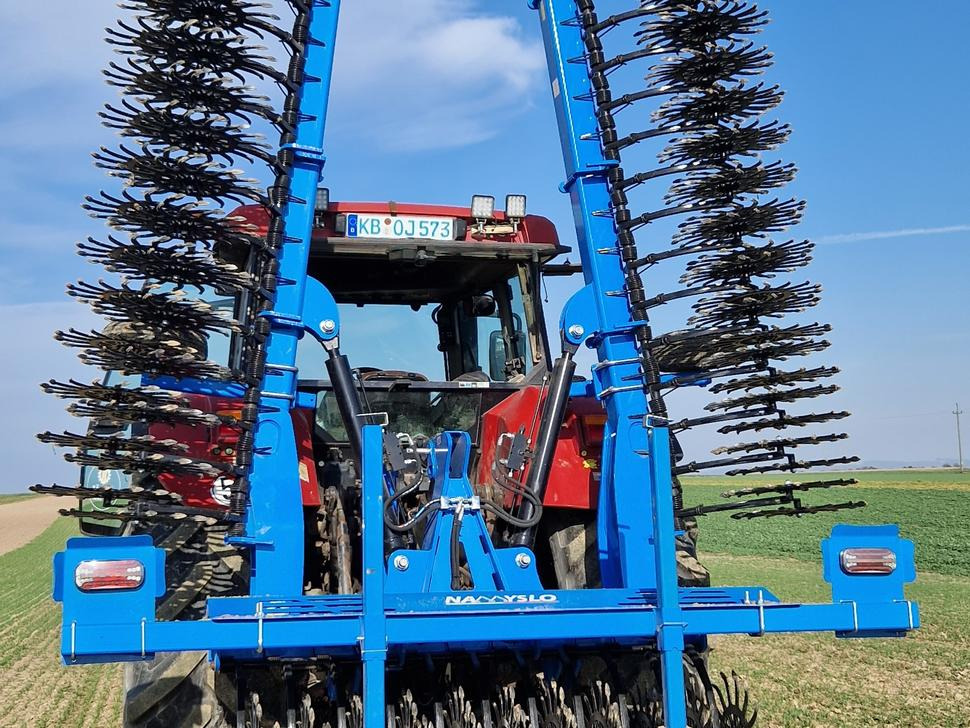 Namysło Rotorstriegel / Rotary hoe / Houe rotative / Ротационная борона / Brona wirnikowa / Pielnik 6,6 m - 로터베이터 : 사진 3 Namysło Rotorstriegel / Rotary hoe / Houe rotative / Ротационная борона / Brona wirnikowa / Pielnik 6,6 m - 로터베이터 : 사진 3