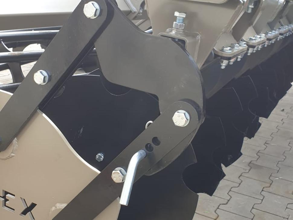 리스 ROLEX Hydraulische Scheibenegge / Hydraulic discs harrow / Dechaumeur à disques / Erpice a dischi / Дисковая гидравлическая борона тип лёгкий с тележкой / Brona talerzowa hydraulicznie składana lekka ROLEX Hydraulische Scheibenegge / Hydraulic discs harrow / Dechaumeur à disques / Erpice a dischi / Дисковая гидравлическая борона тип лёгкий с тележкой / Brona talerzowa hydraulicznie składana lekka : 사진 17 리스 ROLEX Hydraulische Scheibenegge / Hydraulic discs harrow / Dechaumeur à disques / Erpice a dischi / Дисковая гидравлическая борона тип лёгкий с тележкой / Brona talerzowa hydraulicznie składana lekka ROLEX Hydraulische Scheibenegge / Hydraulic discs harrow / Dechaumeur à disques / Erpice a dischi / Дисковая гидравлическая борона тип лёгкий с тележкой / Brona talerzowa hydraulicznie składana lekka : 사진 17